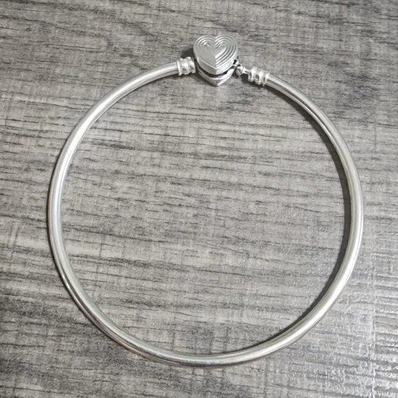 Pandora Radiating Heart Clasp Bangle Sterling silver - Picture 7 of 10
